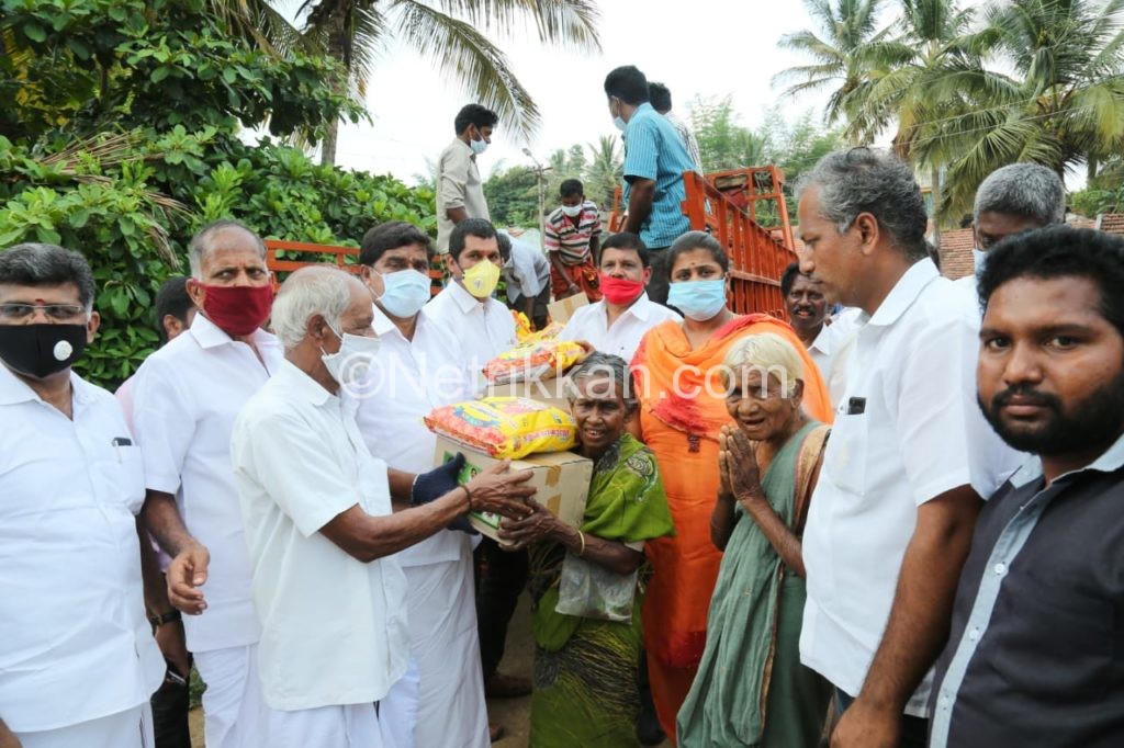 வறுமையில் வாடிய ஆதிவாசி மக்களுக்கு நிவாரணம் வழங்கிய ஆறுக்குட்டி எம்.எல்.ஏ.!